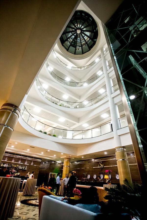 West Shine Hotel บากู ภายนอก รูปภาพ